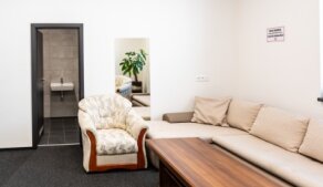 Pánské umělecké šatny náležící ke kinosálu