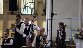 Orchestr Ježkovy stopy & Kühnův smíšený sbor