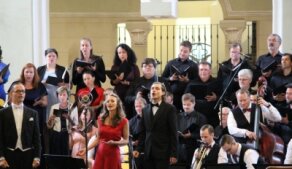 Orchestr Ježkovy stopy & Kühnův smíšený sbor