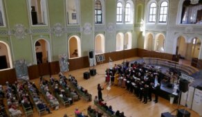 Orchestr Ježkovy stopy & Kühnův smíšený sbor