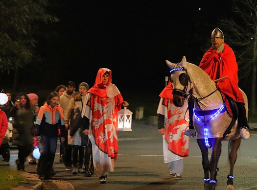 Svatého Martina jsme oslavili průvodem a ohňovou show